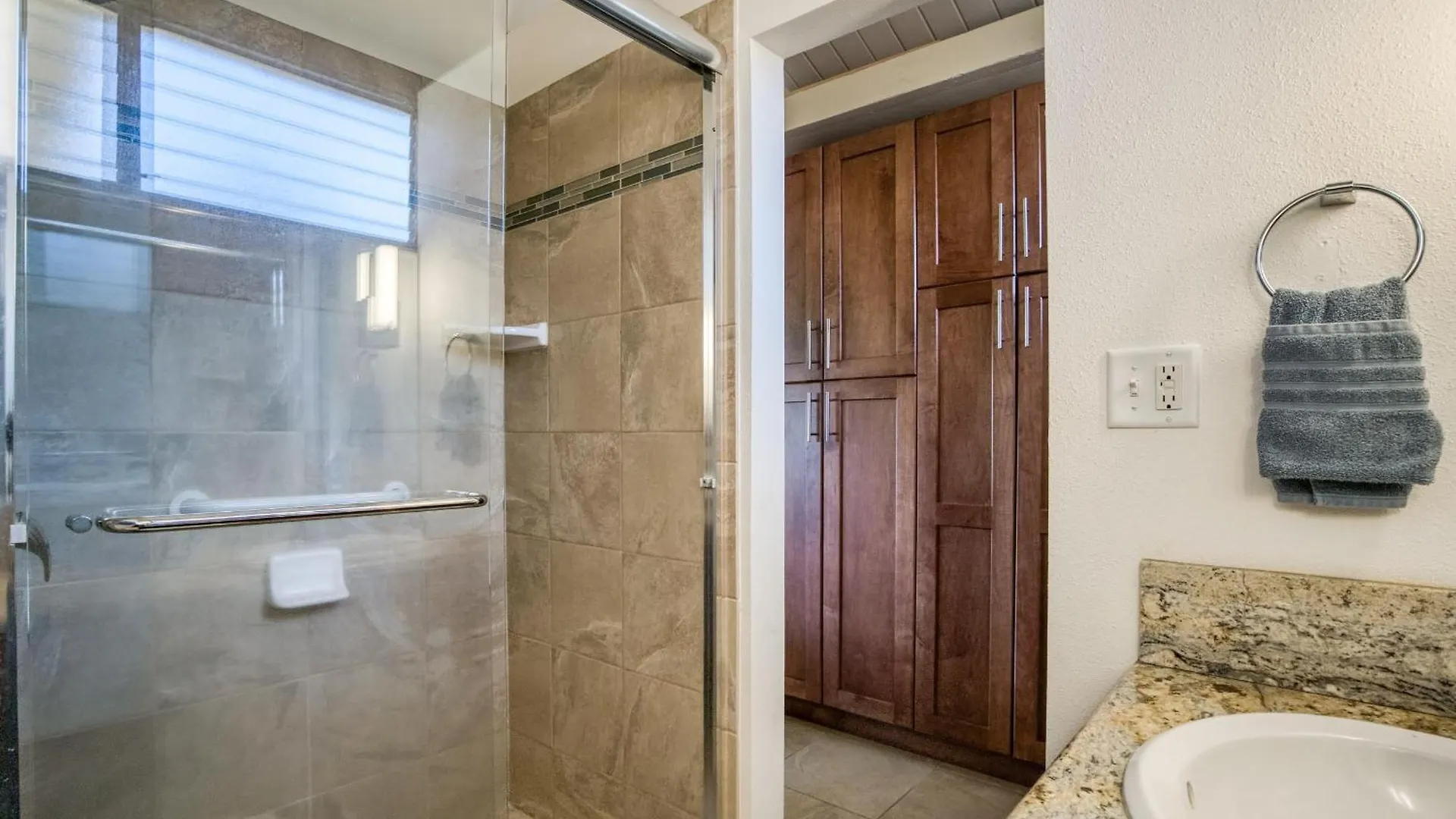 Haleakala Shores By Coldwell Banker Island Vacations Wailea  Apartment